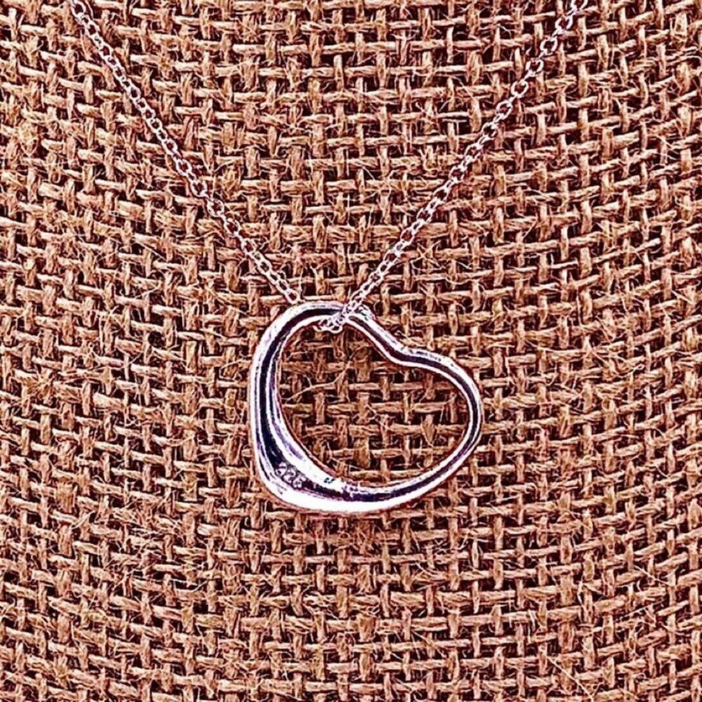 Silver plated 925‎ heart necklace 18 “ silver chain 925 hand made